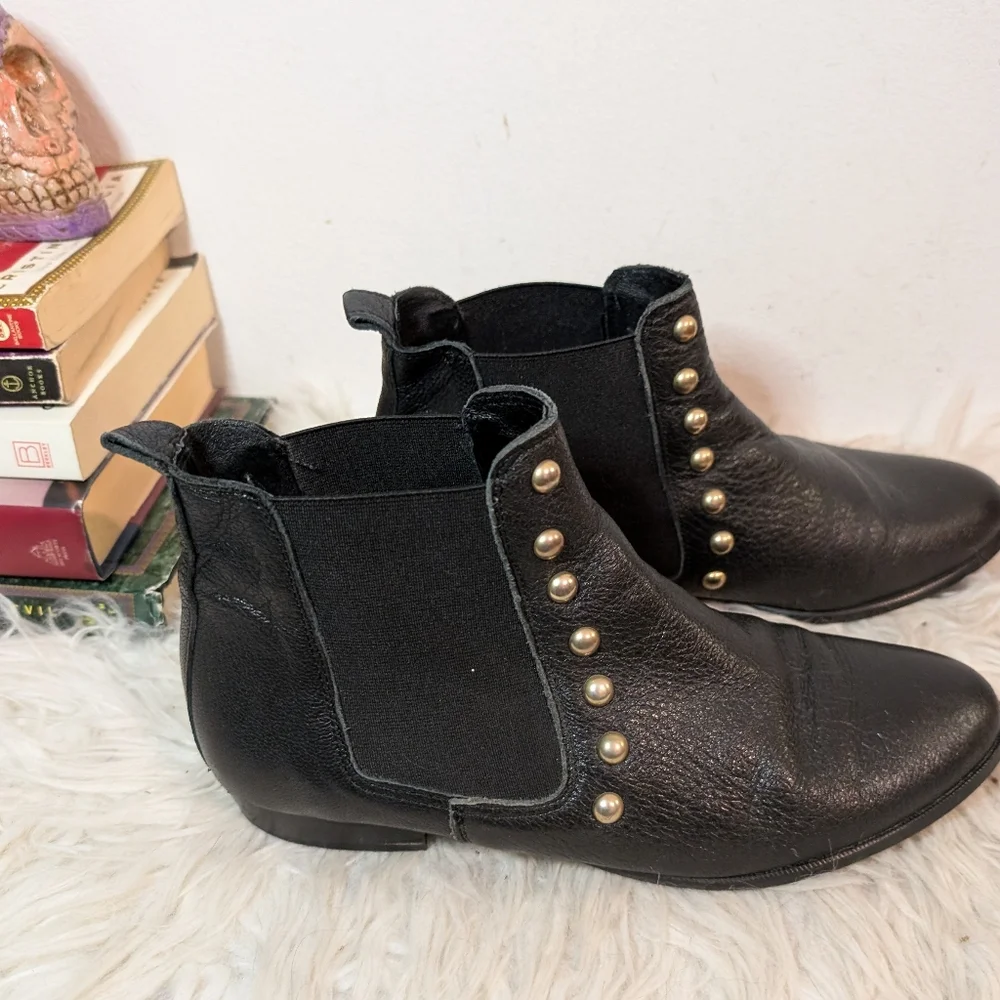 Renvy black leather